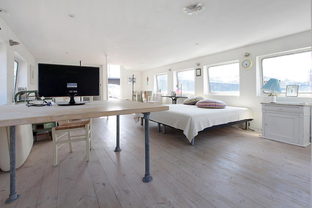 Copenhagen Houseboat Hotel Bilik gambar