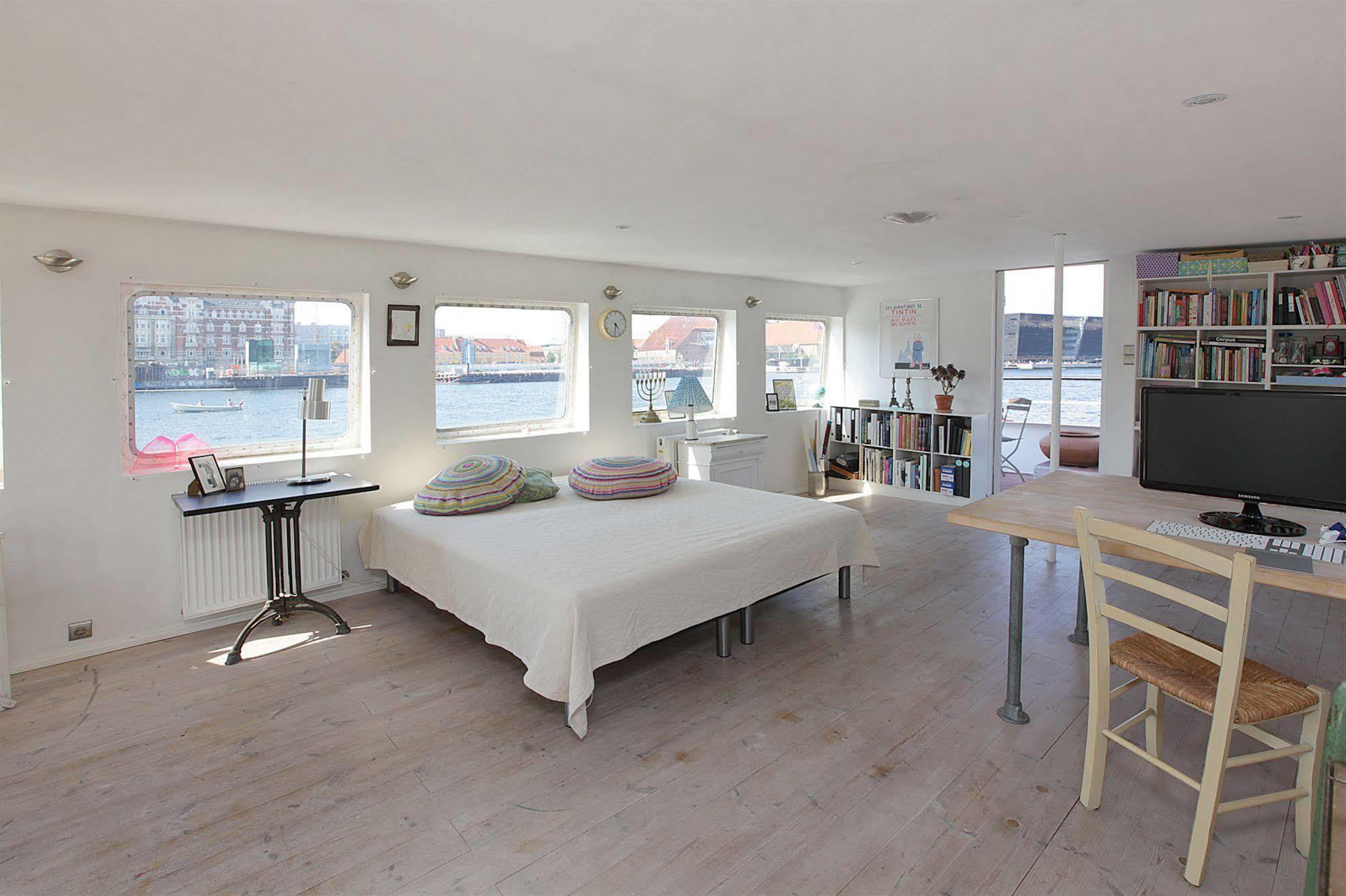 Copenhagen Houseboat Hotel Luaran gambar